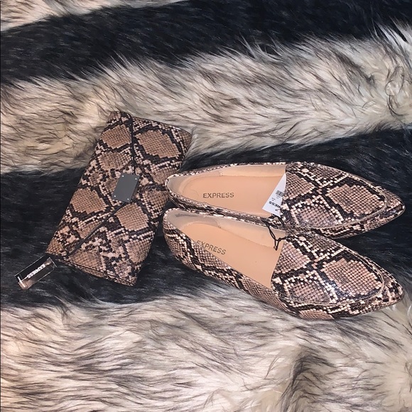 Express Brown Snake Skin flats - Picture 3 of 8